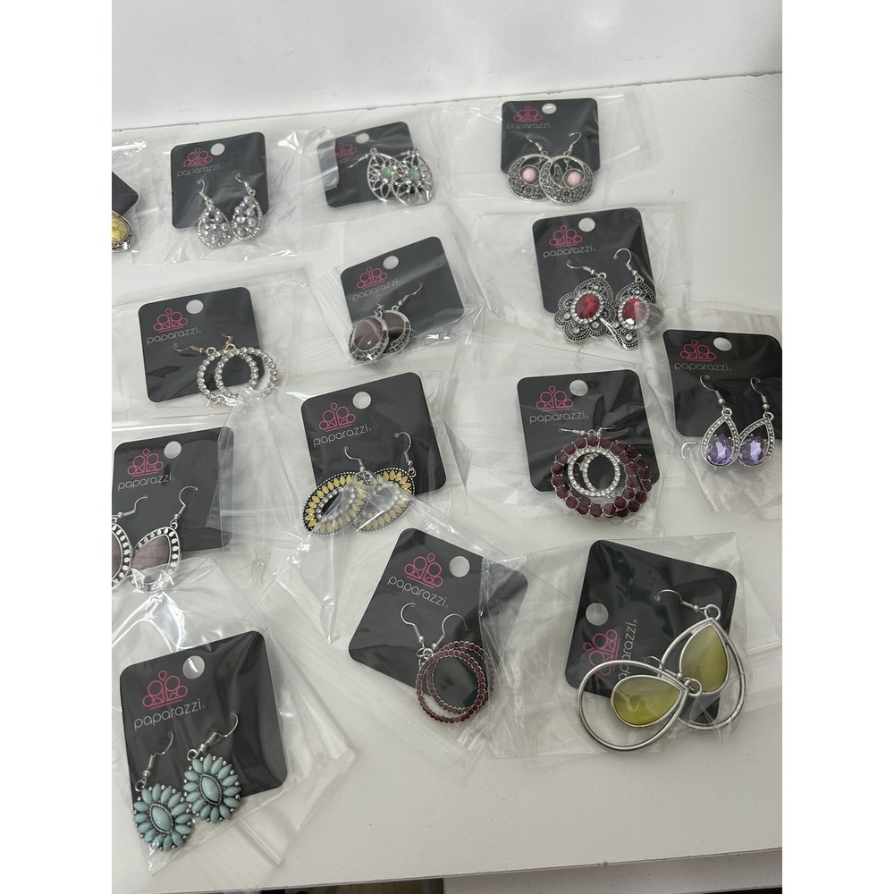Paparazzi Costume Jewelery Lot of 20 Earrings No Duplicates - Picture 3 of 3